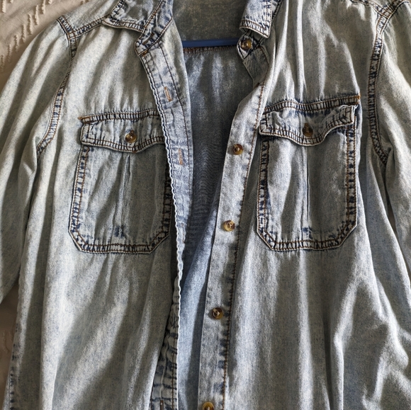 Rue 21 Top - Picture 2 of 3